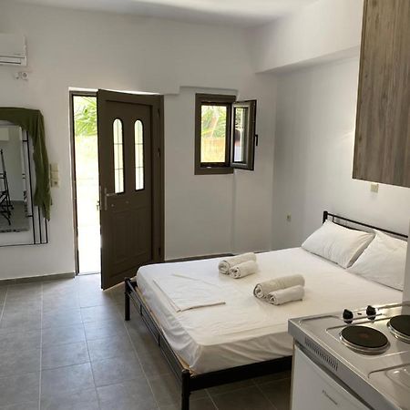 Central Areopolis Rooms Ареополі Екстер'єр фото