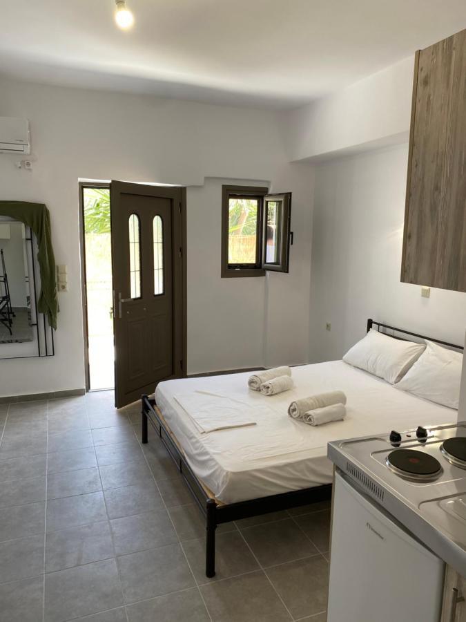 Central Areopolis Rooms Ареополі Екстер'єр фото