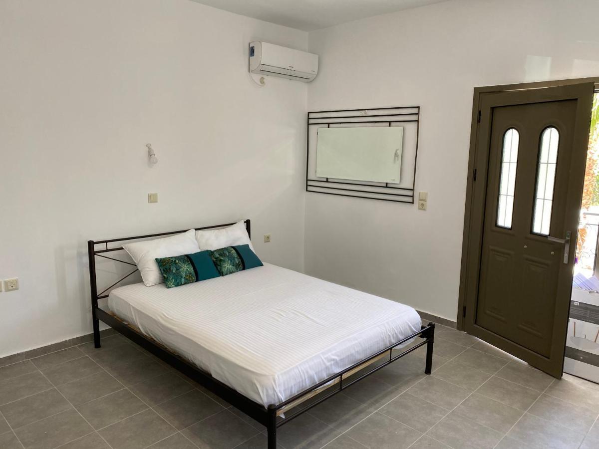 Central Areopolis Rooms Ареополі Екстер'єр фото