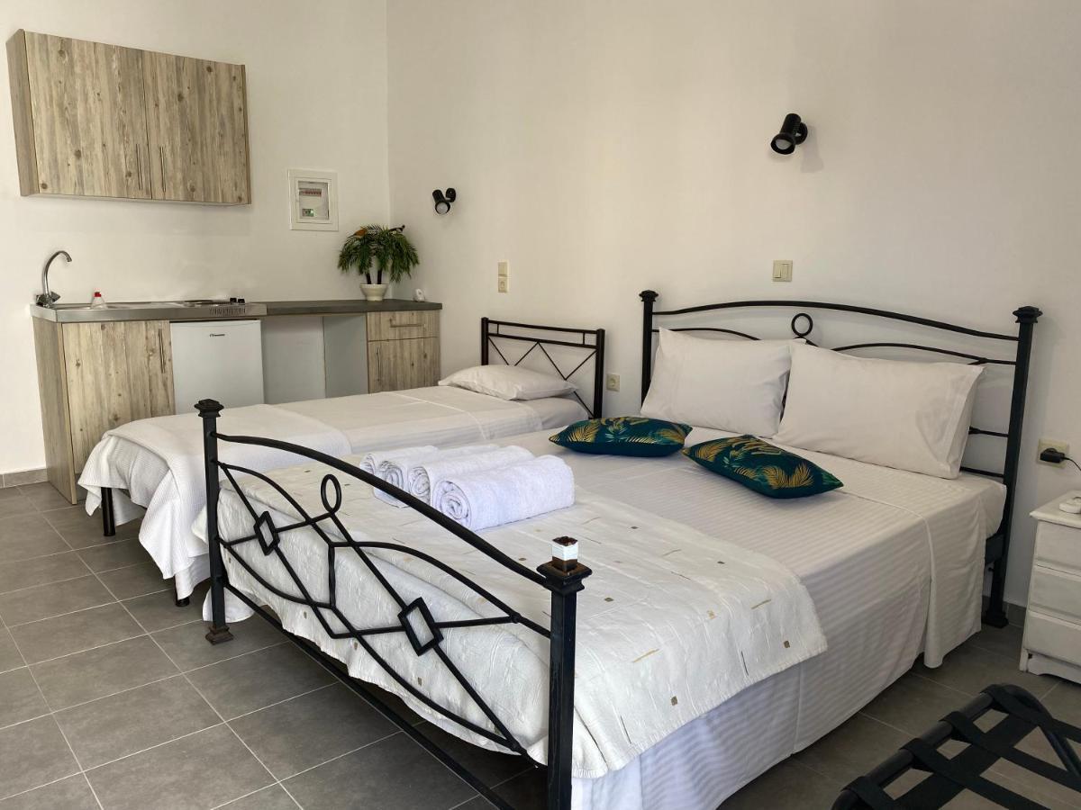 Central Areopolis Rooms Ареополі Екстер'єр фото