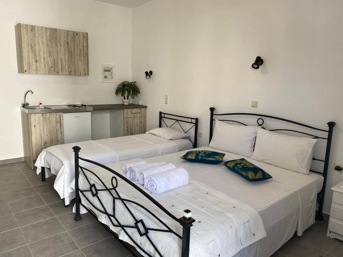 Central Areopolis Rooms Ареополі Екстер'єр фото